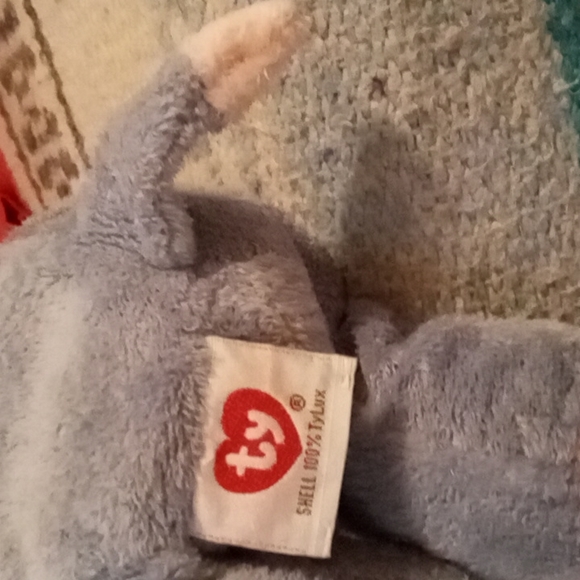 NWT Vintage "WINKS", The Elephant from the TY PLUFFIES COLLECTION. - Picture 5 of 9